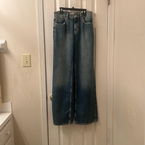 NWT We The Free Jeans - Picture 1 of 3